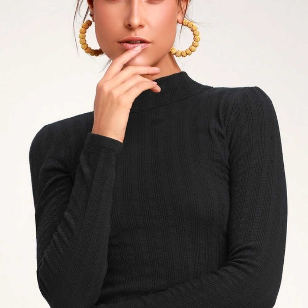 SOLD l Black Knit Open Back Neck Scarf Top - Picture 7 of 8